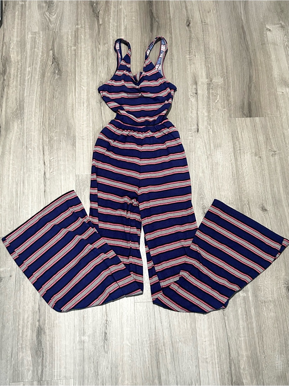 ❥𝖫𝖨𝖵𝖤 𝖳𝖮 𝖡𝖤 𝒮𝓅ℴ𝒾𝓁ℯ𝒹: Striped Navy Wide-Leg Jumpsuit